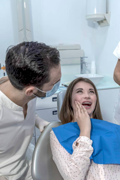 Best Emergency Tooth Extraction in Golden Gate, FL